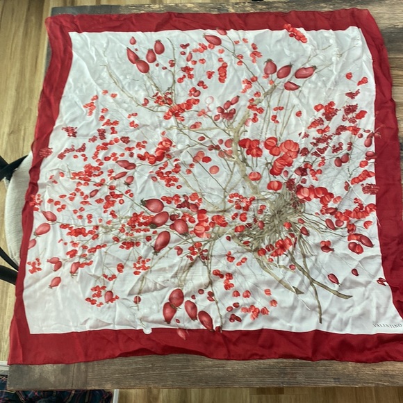 Valentino scarf - Picture 2 of 3